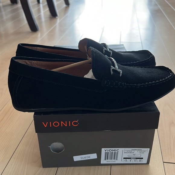 Vionic Black Suede loafers size 10 men’s brand new - Picture 2 of 2